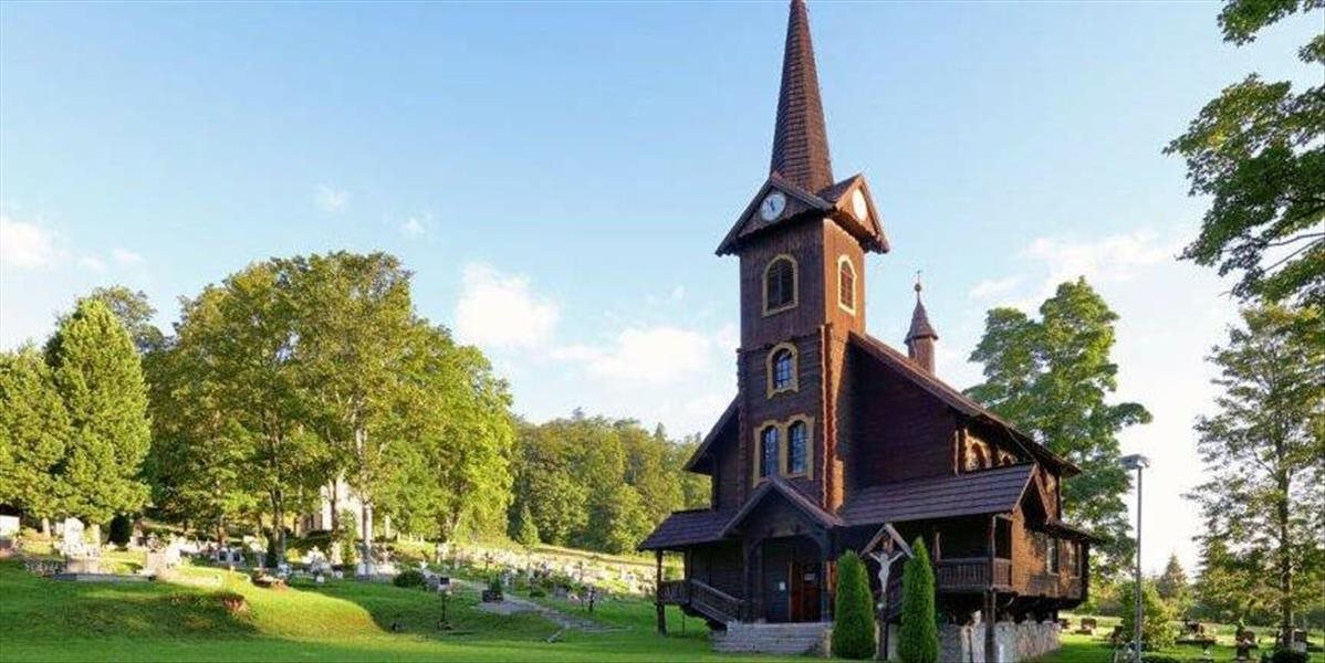Interiér kostola sv. Anny  v Tatranskej Javorine obnovili kežmarskí študenti