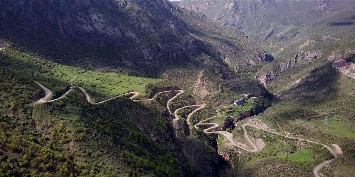 Azerbajdžan zablokoval prístup do Náhorného Karabachu, tvrdia Arméni