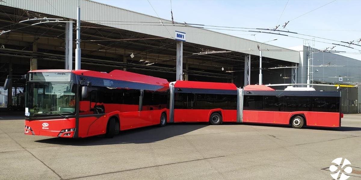 Koncom leta by mali do Bratislavy doraziť prvé 24-metrové megatrolejbusy.