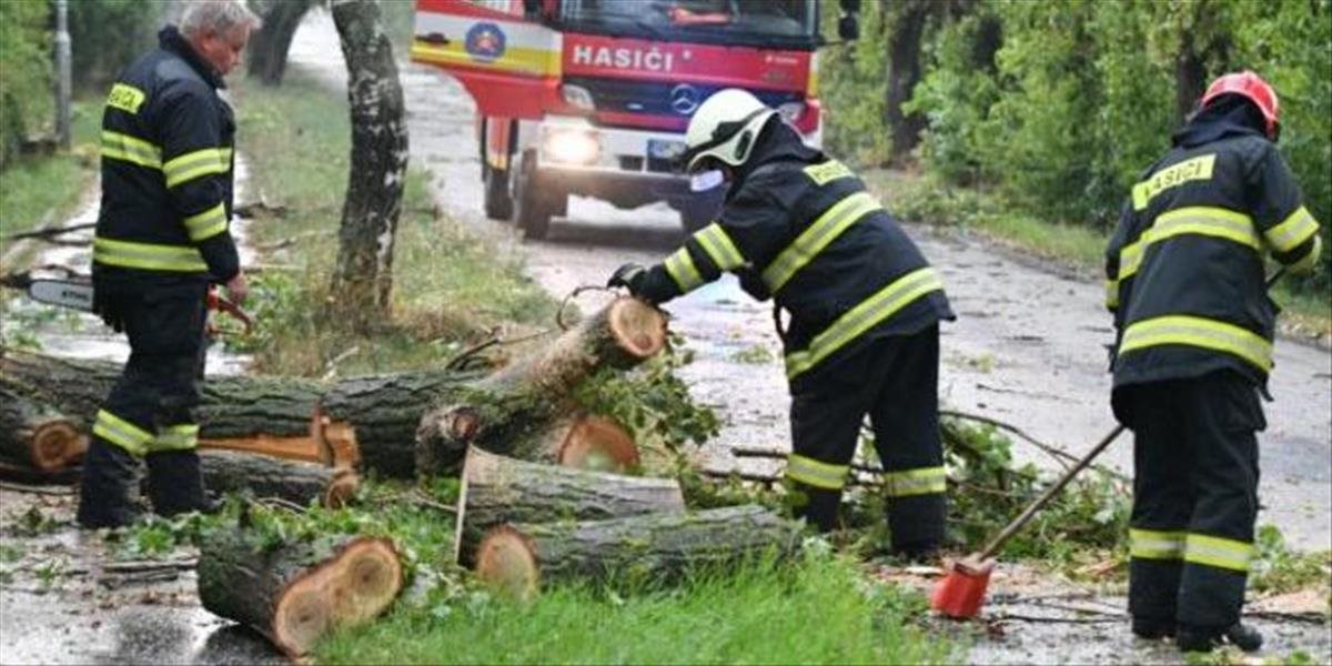 Po stredajšej búrke zasahovali hasiči pri vyše 70 udalostiach v Trnavskom kraji
