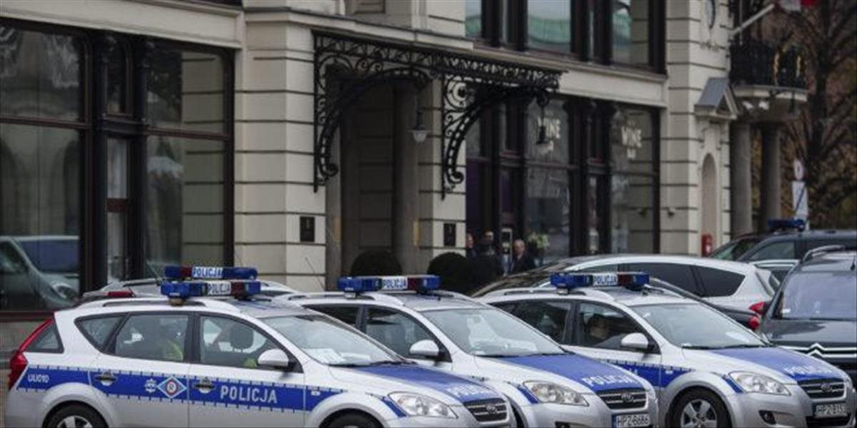 Polícia v Poľsku zaistila 14 osôb, cez internetové obchody podviedli 5000 ľudí