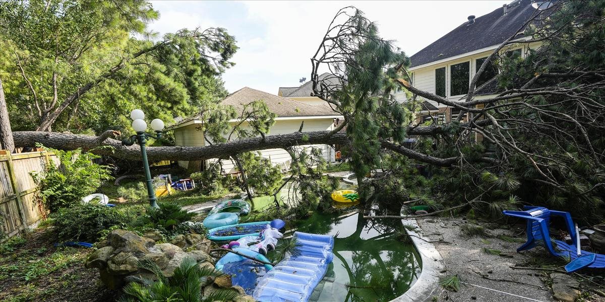 Tornáda na juhu a stredozápade USA ničili domy a spôsobili výpadky elektriny