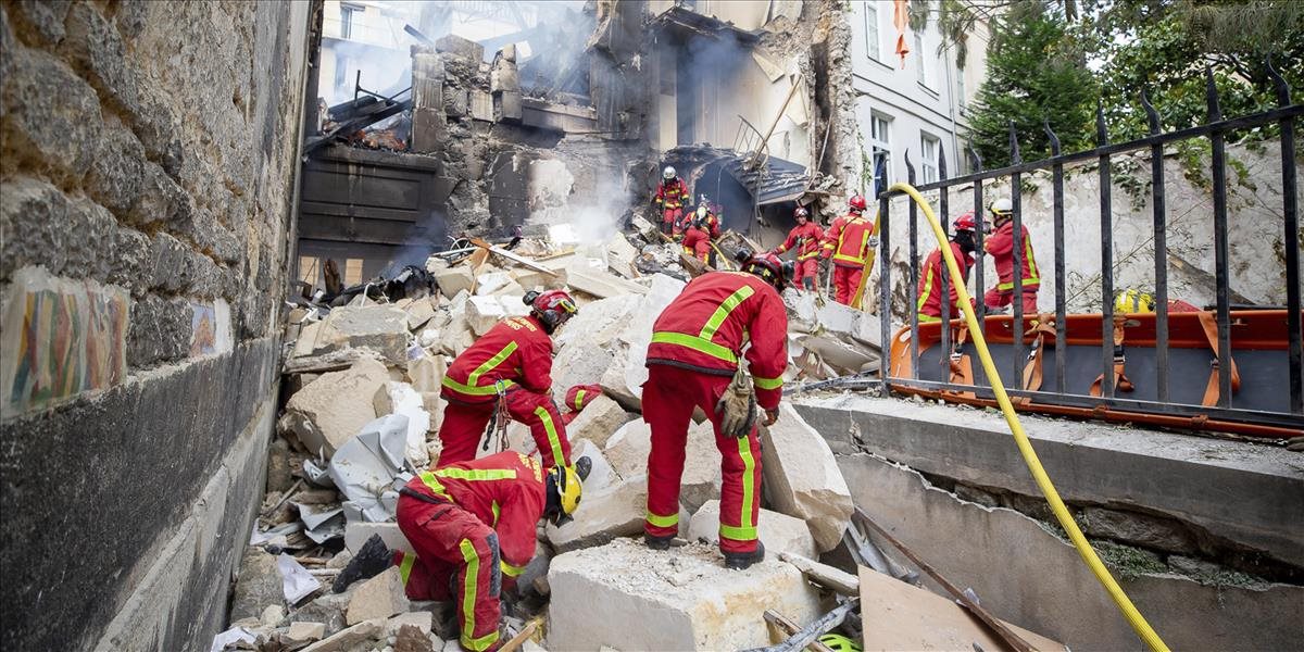 Po šiestich dňoch od výbuchu budovy v Paríži našli pod troskami telo
