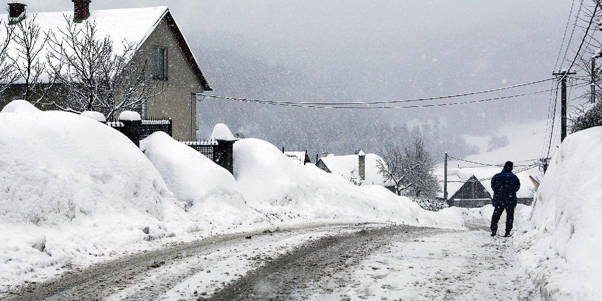 SHMÚ varuje: Pozor na silný vietor, sneženie a snehové jazyky!