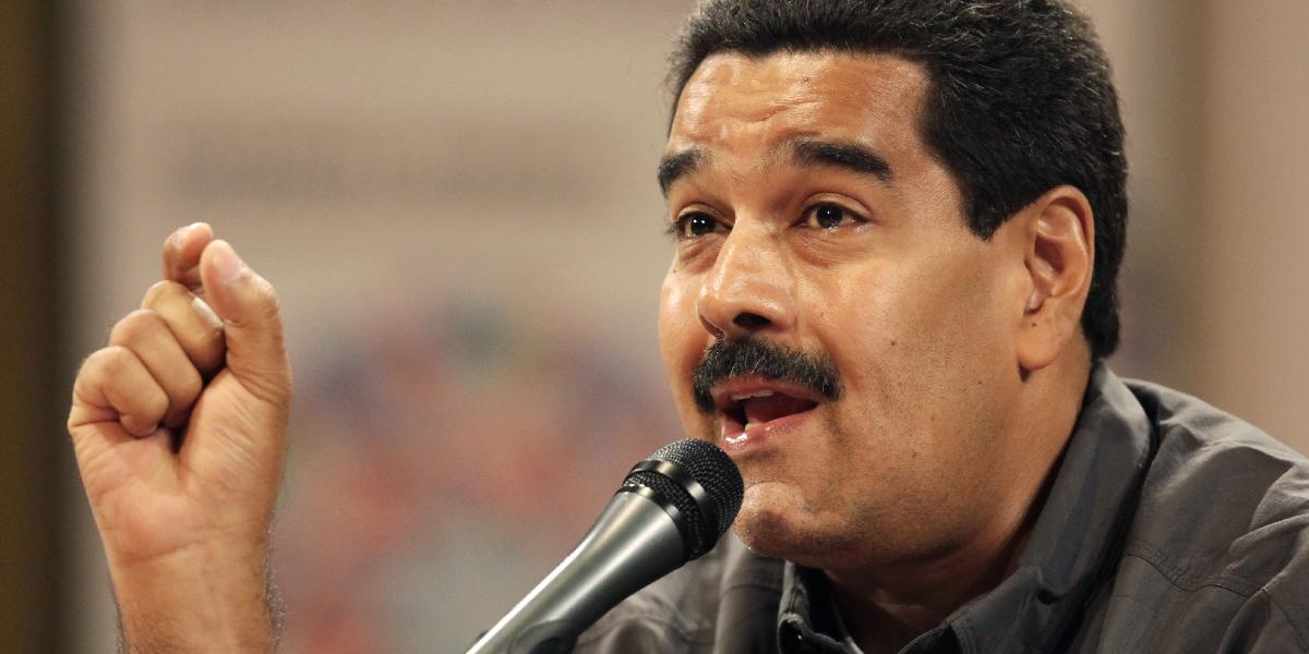 Venezuelský prezident Maduro: Do voľby pápeža zasiahol Chávez