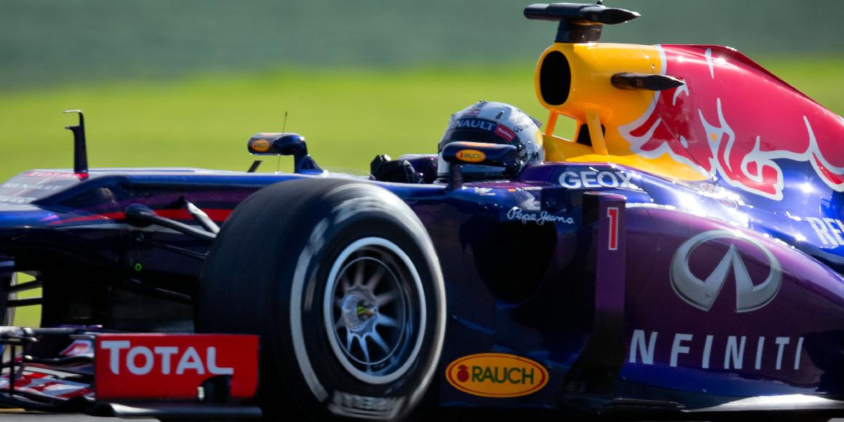 Vettel najrýchlejší v oboch piatkových tréningoch pred VC Austrálie
