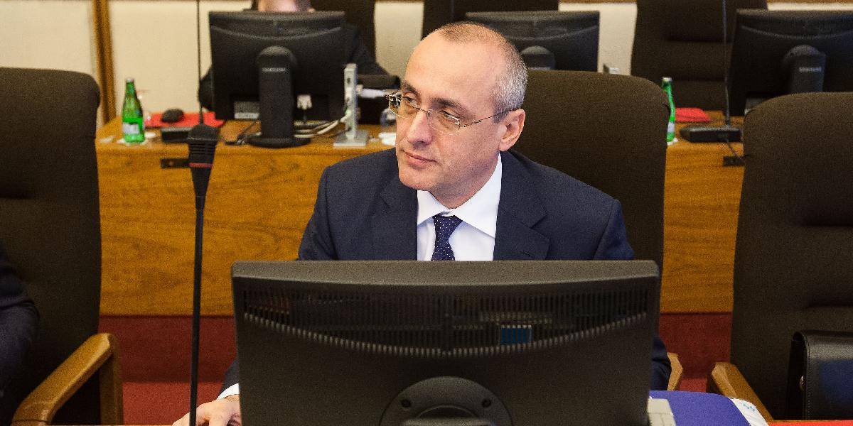 Minister Borec odmieta, že by chcel oslobodzovať drogových dílerov