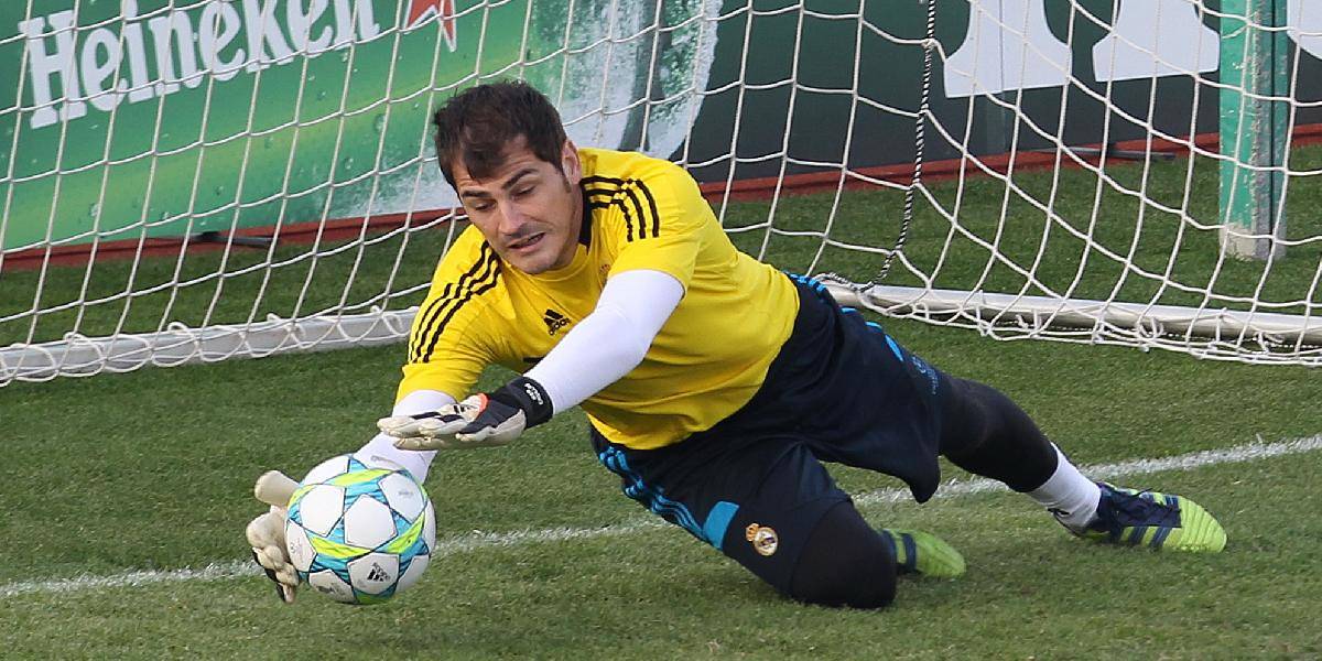 Casillas sa už zapojil do tréningu Realu po zlomenine ruky