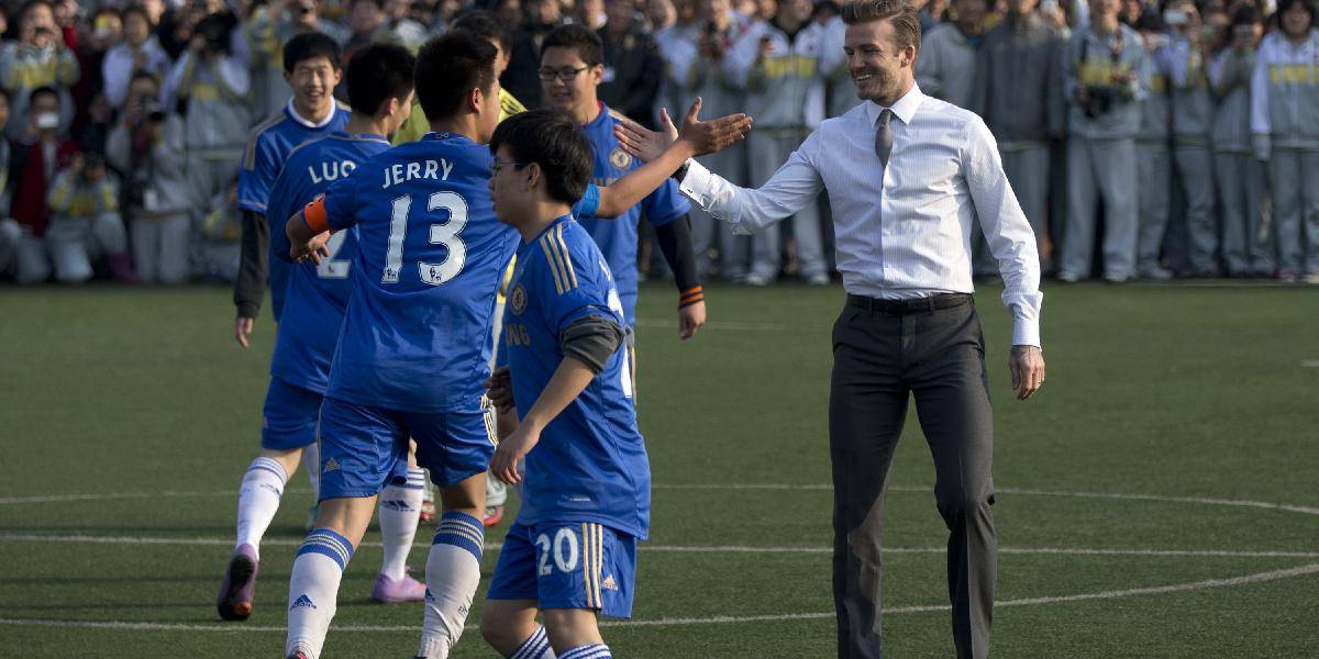 Beckham na návšteve Číny, má oživiť záujem o futbal