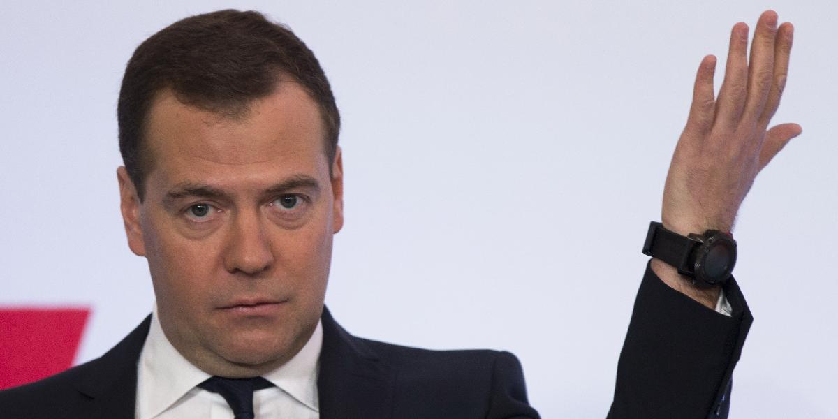 Medvedev: Cyprus zablokoval účty ruskej vlády