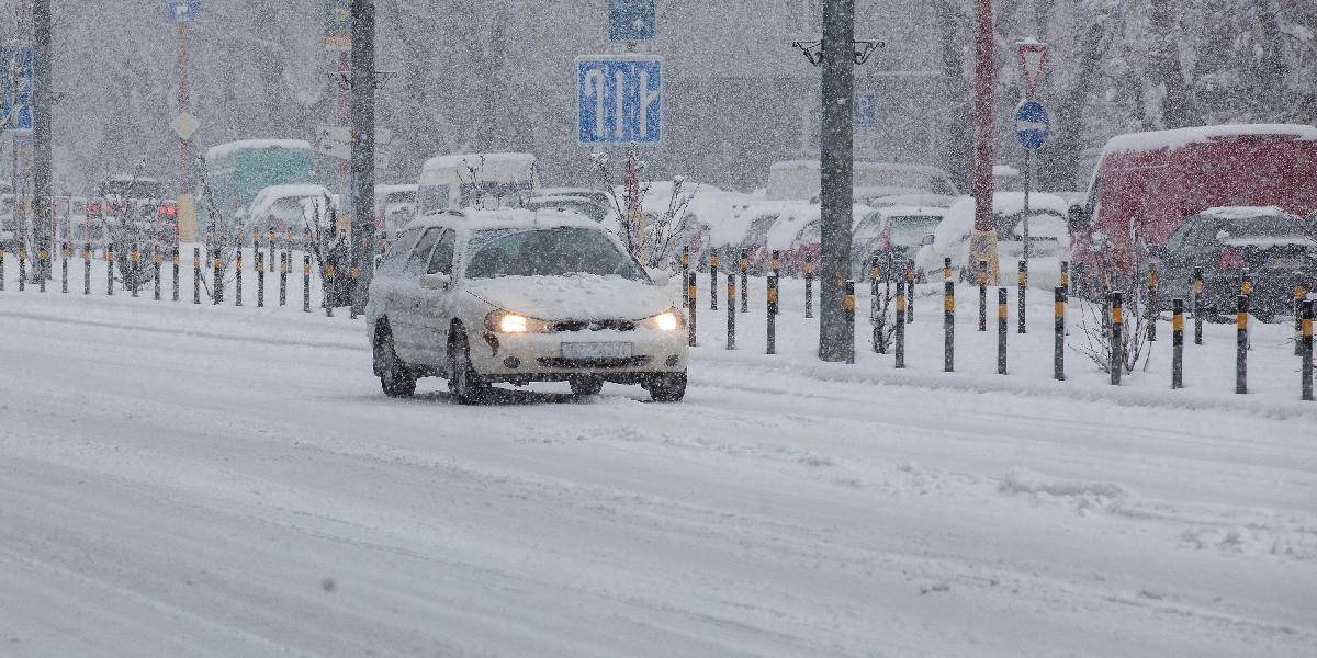 Na východe Slovenska komplikuje sneh dopravu