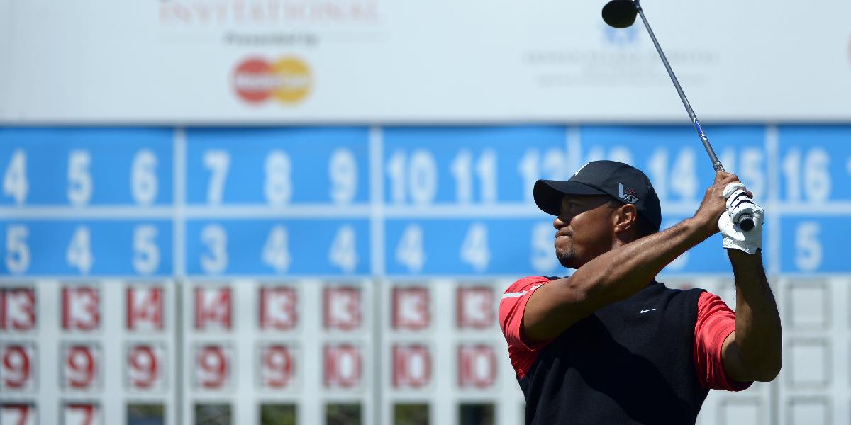 Tiger Woods po dva a pol roku opäť svetovou jednotkou