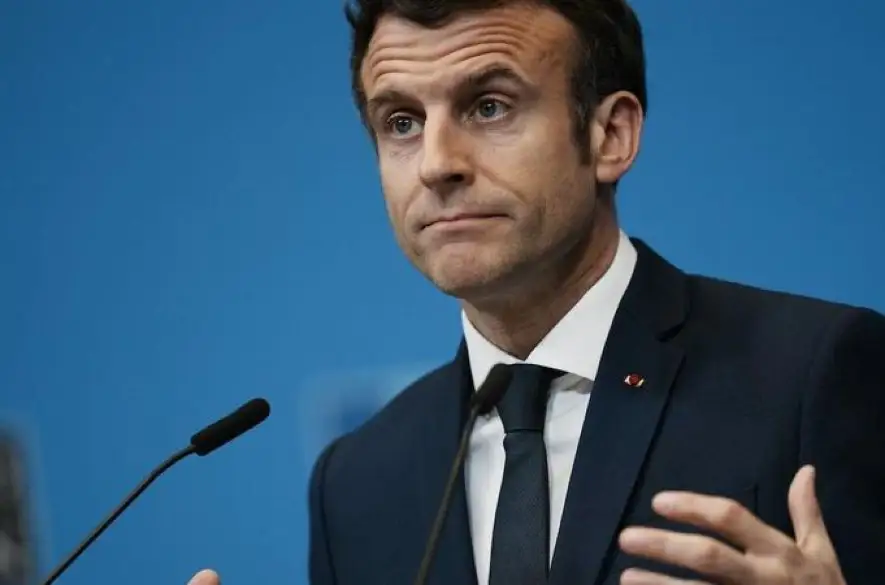 Francúzsky prezident Macron pre nepokoje opustil summit EÚ, apeluje na rodičov i sociálne siete