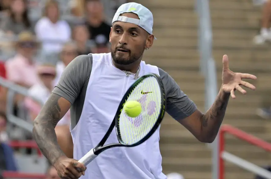 Austrálsky tenista Kyrgios sa odhlásil z Wimbledonu, trápi ho zápästie: "Urobil som maximum"
