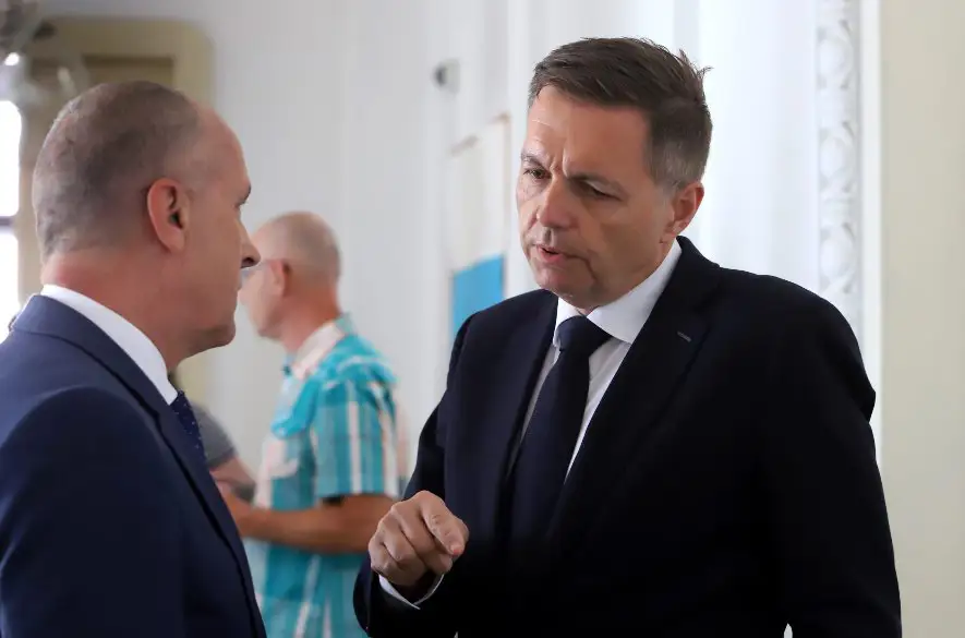 V Pezinku sa začal súdny proces s guvernérom Národnej banky Slovenska a exministrom financií Petrom Kažimírom