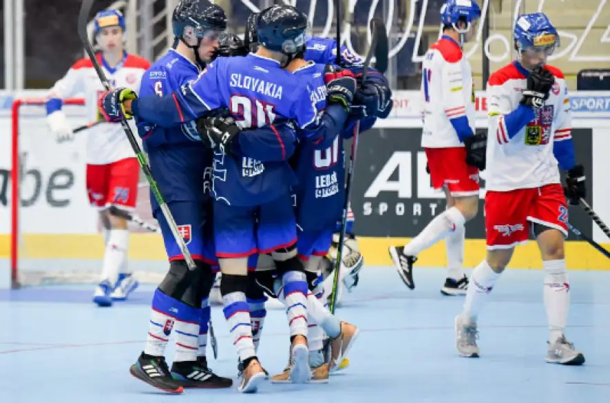 Slováci získali na hokejbalových MS juniorov dve striebra