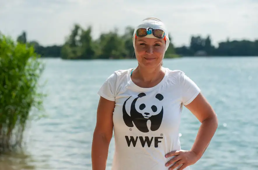 Odvážna Slovenka smeruje do vôd La Manche. Bude plávať s WWF za slobodu riek