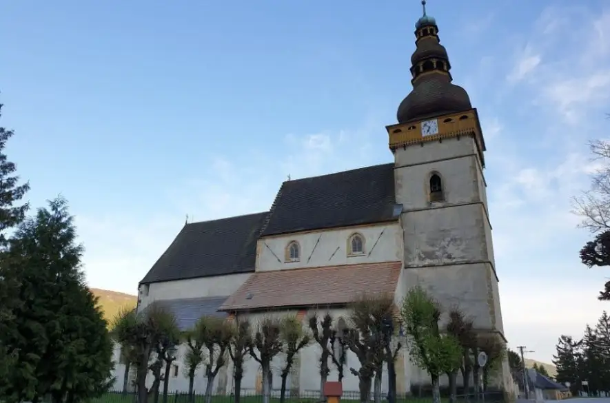 Ku gotickým kostolom na Gemeri bude počas leta jazdiť sezónny mikrobus