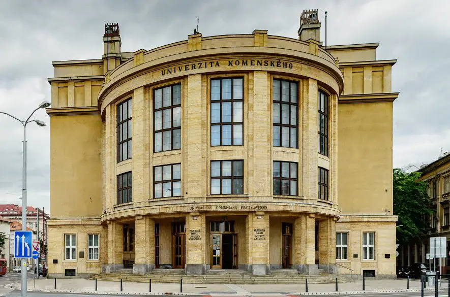 UK sa snaží, aby promócie boli tento rok udržateľnejšie a sociálne zodpovedné