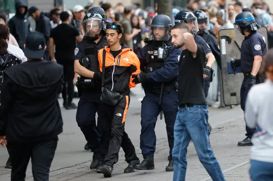 Na Deň dobytia Bastily nasadí Francúzsko do ulíc 130 000 policajtov