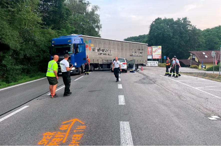 Tragické ráno na cestách: 57 ročný vodič neprežil zrážku s kamiónom