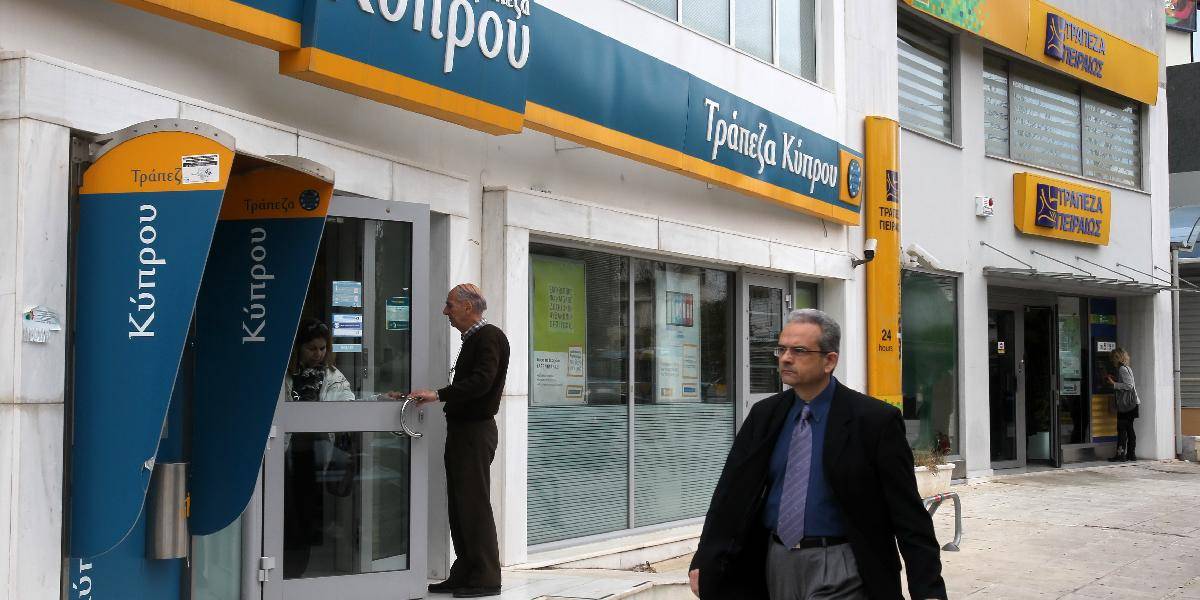 Cyprus otvorí banky, obmedzí však pohyb kapitálu