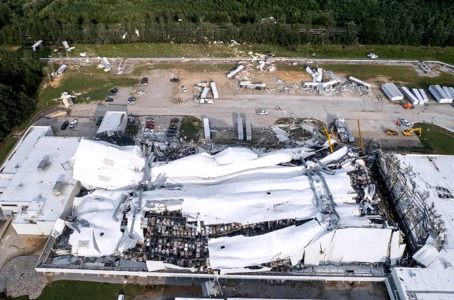 Továreň Pfizeru v Severnej Karolíne poškodilo tornádo