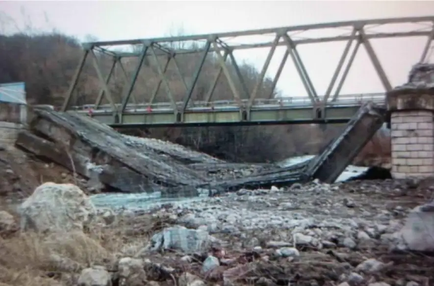 Strana PS upozorňuje na zlý stav slovenských mostov, zdôrazňujú potrebu systematického riešenia
