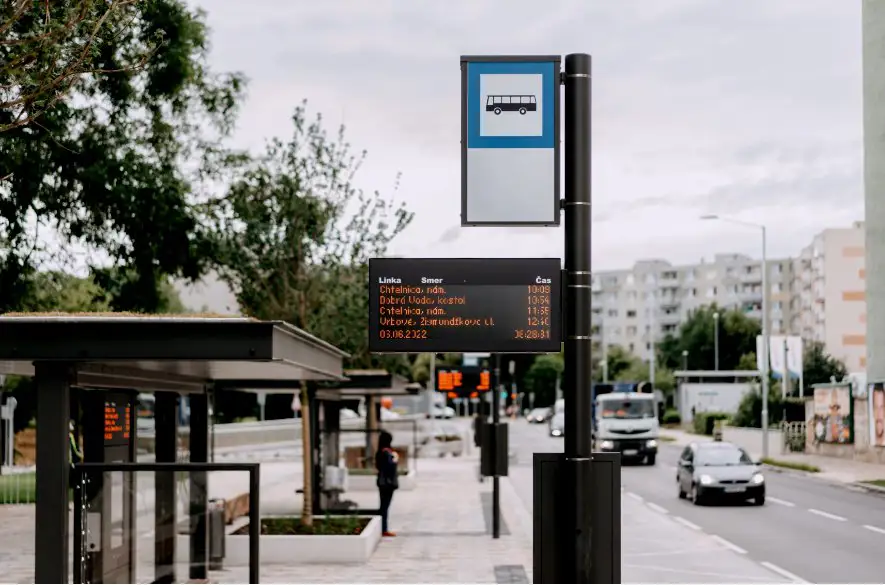 Trnava plánuje vymeniť 26 prístreškov na autobusových zastávkach