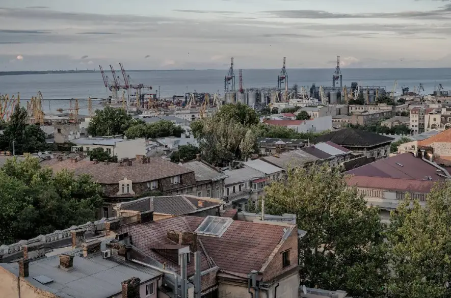 Kremeľ po útokoch na Odesu tvrdí, že Ukrajina ohrozuje lode v Čiernom mori