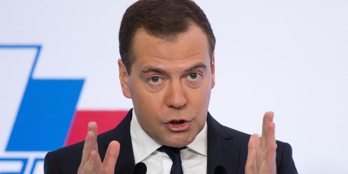 Medvedev chodieva do práce novým vrtuľníkom