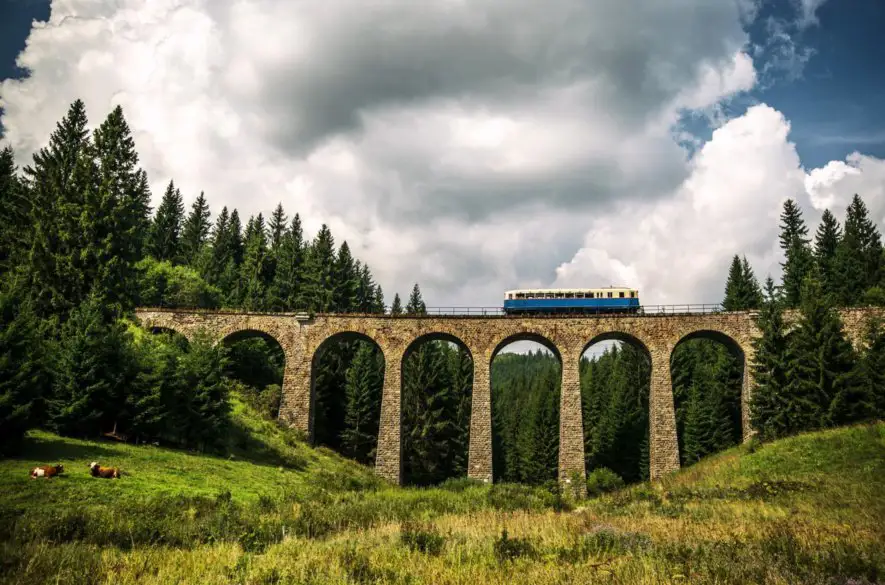 Vydajte sa na historickom vlaku za zážitkami – 34 tunelov, viadukty a ďalšie zákutia Slovenska