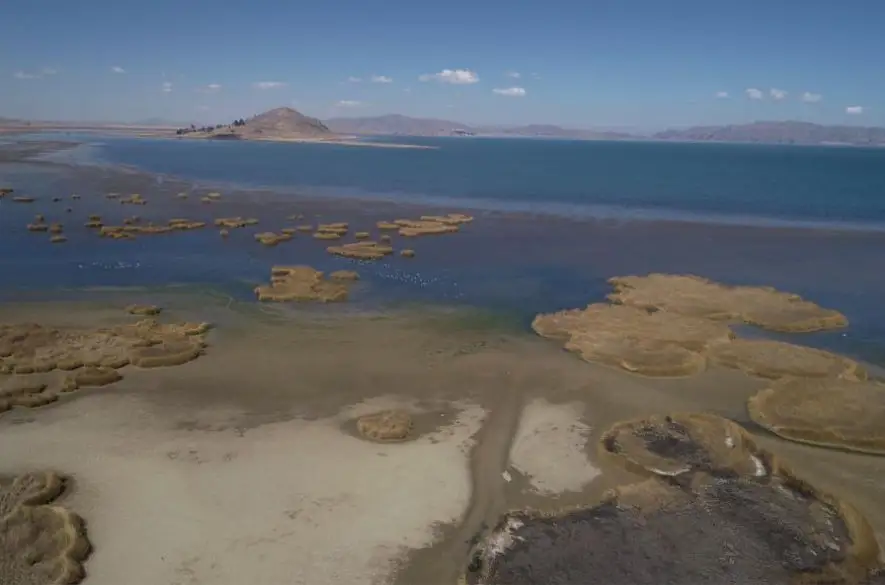Jazero Titicaca v Peru ohrozuje dlhodobé sucho