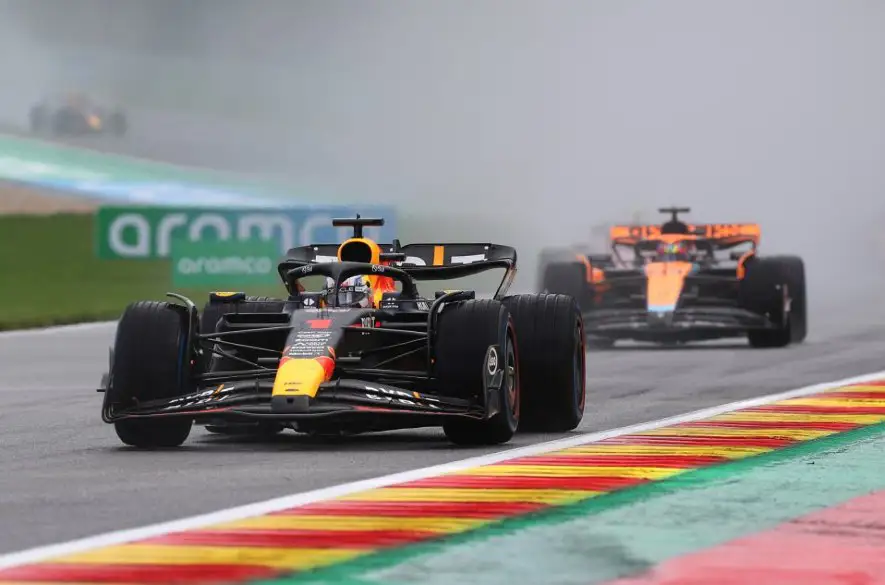 Verstappen triumfoval v šprinte VC Belgicka a zvýšil náskok na čele