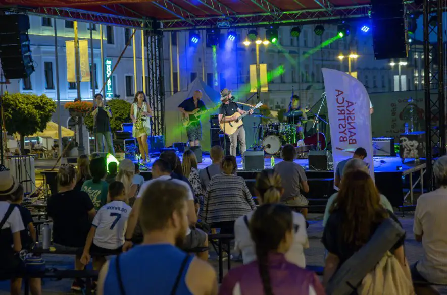 V prvý augustový víkend v Banskej Bystrici bude námestie patriť festivalu Voľné pódium