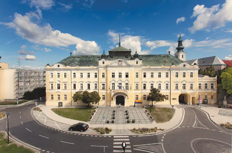 Prázdninové maľovanie pokračuje v Nitrianskej galérii aj v auguste