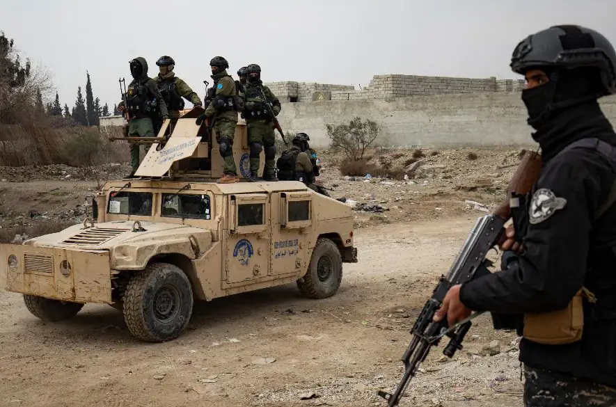 Pri útoku militantov IS v Sýrii zahynulo desať vojakov