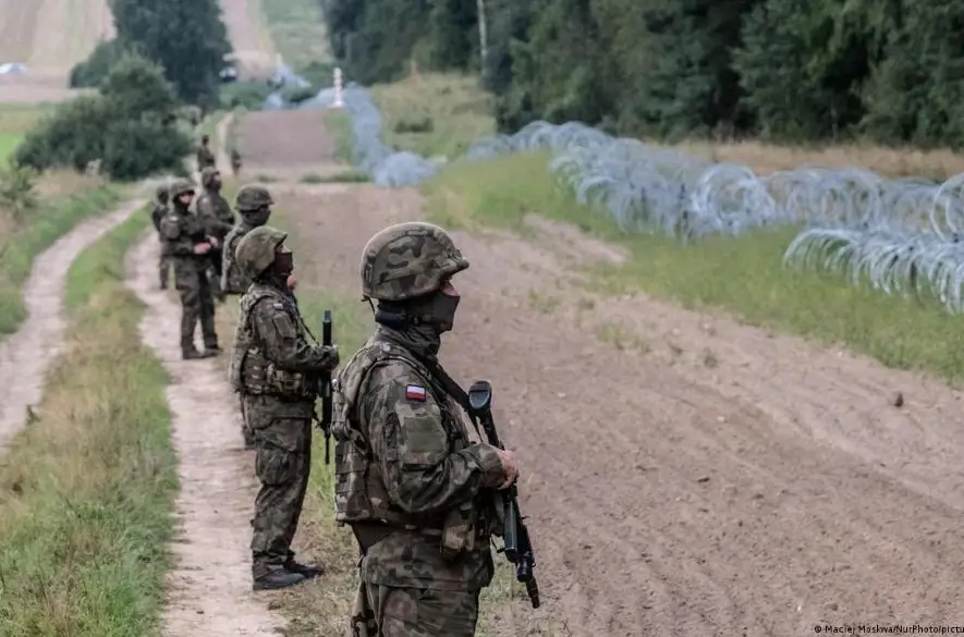 Poľsko rozmiestni v blízkosti hraníc s Bieloruskom 10.000 vojakov