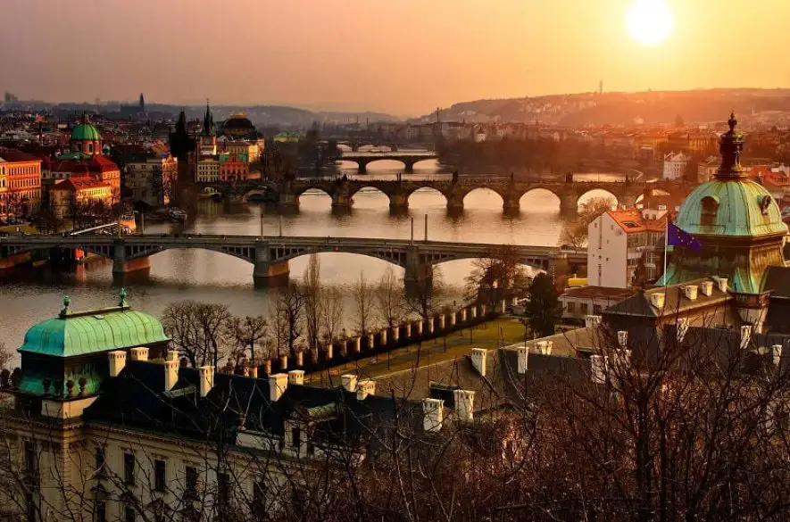 Praha nechce byť lacnou destináciou, hotely zdraželi