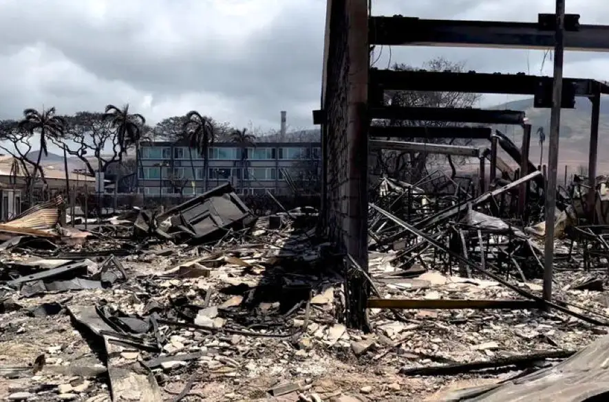 Počas lesných požiarov na Havaji zahynulo už 53 ľudí
