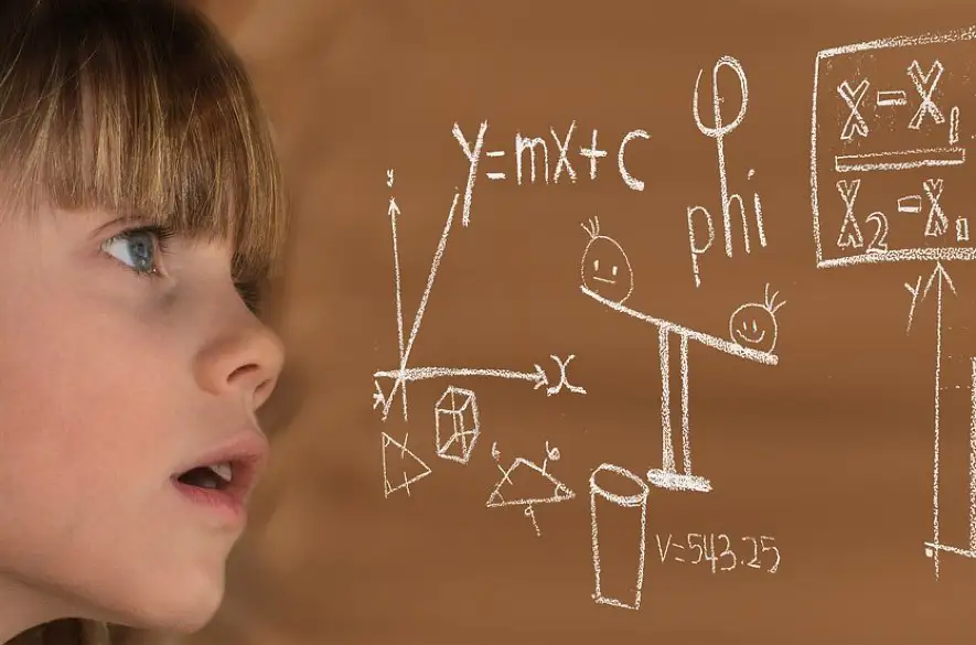 Do programu zameraného na vedu, techniku či umenie sa zapojí viacero škôl