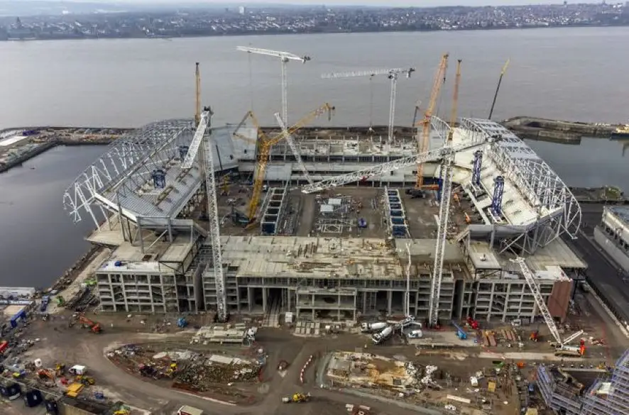 Výstavba nového štadióna Evertonu si vyžiadala život robotníka