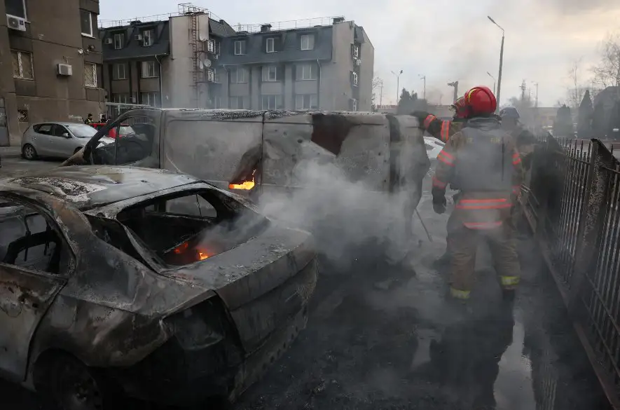 Rusko útočilo raketami na západe Ukrajiny, hlásia obete aj zranených