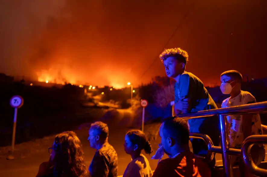 Na Tenerife pre požiar evakuovali už vyše 26 000 ľudí