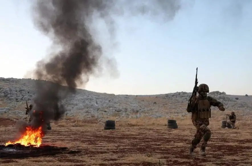 Ruské útoky na základňu povstalcov v Sýrii si vyžiadali osem obetí