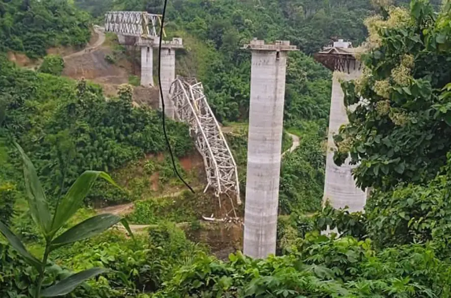 Na východe Indie sa zrútil rozostavaný železničný most, zahynulo 17 robotníkov