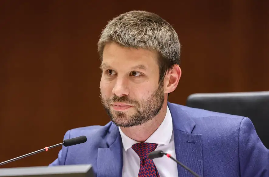 M. Šimečka: "Vyzývam Fica na diskusný duel. Na tlačovkách na nás útočí, ale vyhol sa už druhej našej televíznej debate"