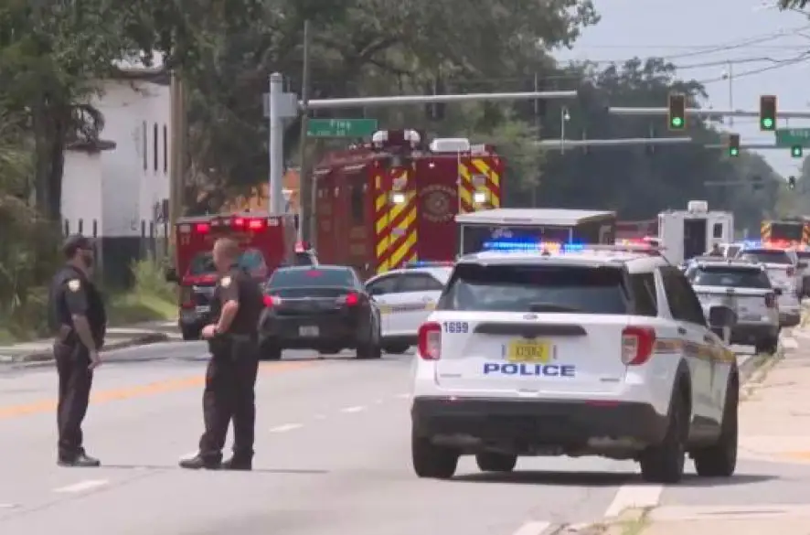 Pri rasovo motivovanom útoku na Floride umreli štyria ľudia vrátane strelca