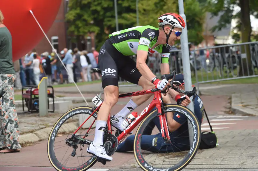 Belgický cyklista Wellens vyhral preteky Okolo Beneluxu, 5. etapu poznačil protest jazdcov