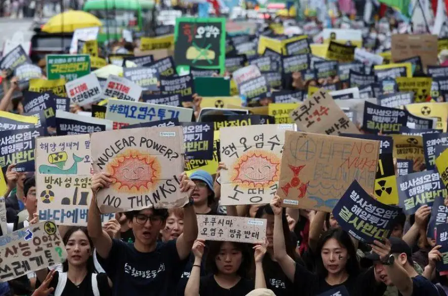 Tokio: "Hádzanie kameňov na japonské inštitúcie v Číne je poľutovaniahodné"